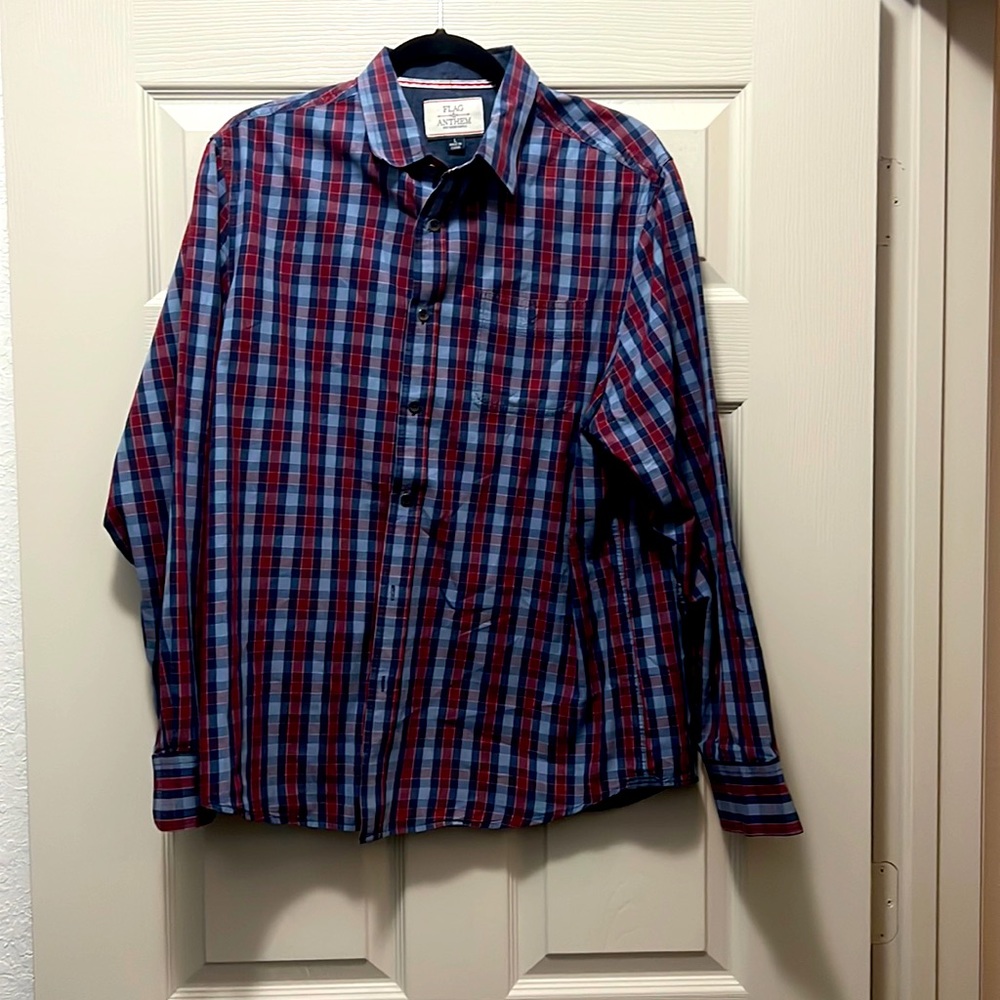 Men’s long sleeve plaid dress shirt size L.